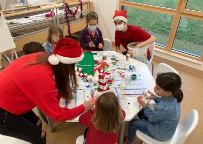 activité de Noël avec les enfants des personnels