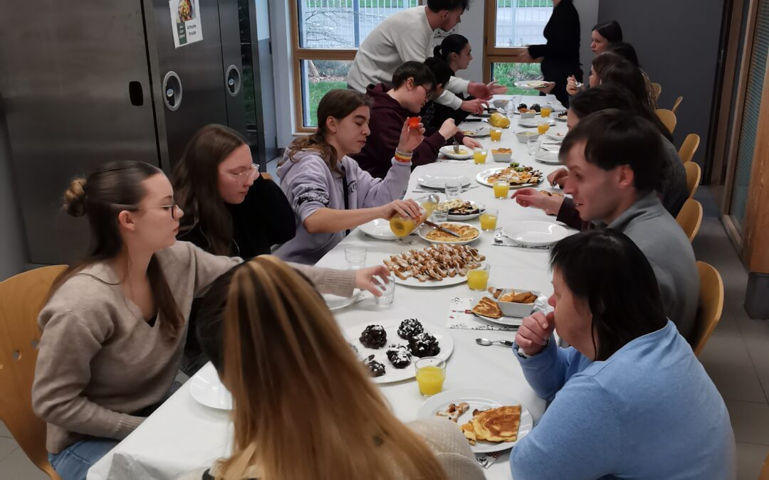 Une journée au lycée Caroline Aigle avec les résidents du foyer ADAPEI